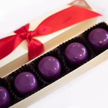 Load image into Gallery viewer, 5 piece box of Vegan Superfood Truffles (Case of 6)
