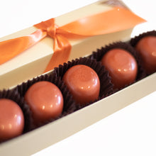 Load image into Gallery viewer, 5 piece box of Classic Milk Truffles (Case of 6)
